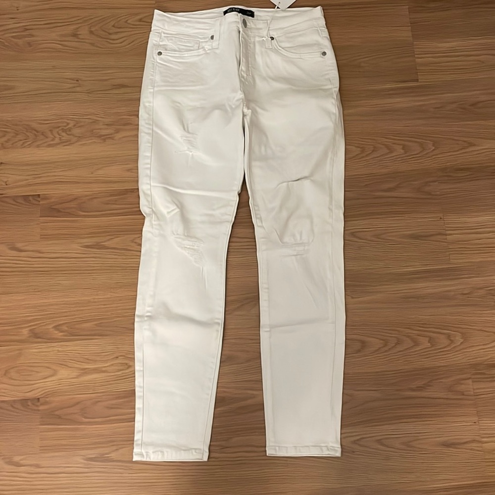 Distressed skinny jeans, low/mid rise